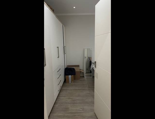 2 BEDROOM APARTMENT FOR SALE IN BRYANSTON